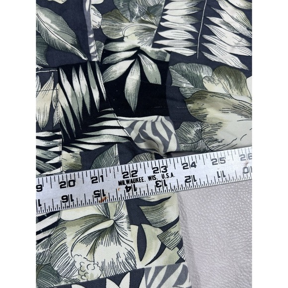 Tommy Bahama Silk Shirt Size Large Floral Hawaiian Camp Button Down Loop Collar - Picture 5 of 8